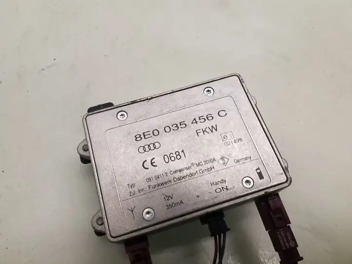 Audi A4 S4 B7 8E 8H (2004 - 2009) 8E0035456C Усилитель антенны — фото 3