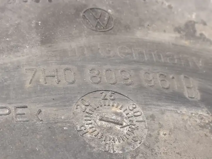 Volkswagen Transporter - Caravelle T5 (2003 - 2009) 7H0809961B Подкрылок колесной арки — фото 4