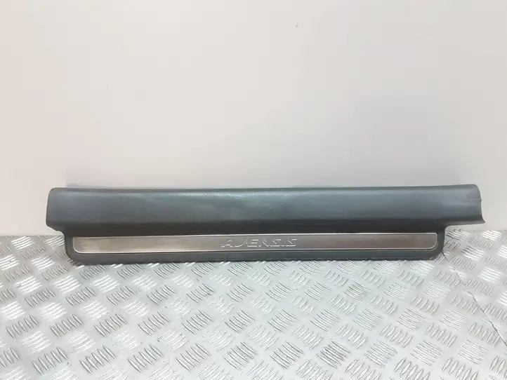 Toyota Avensis T250 (2006 - 2009) 6791405050 Внутренняя отделка переднего порога — фото 1