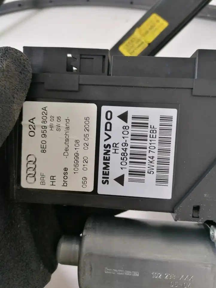 Audi A4 S4 B7 8E 8H (2004 - 2009) 8E0839462B Стеклоподъемник передней двери (комплект) — фото 2