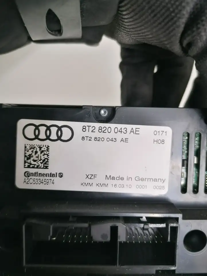 Audi Q5 SQ5 (2008 - 2012) 8T2820043AE Блок управления климат-контролем — фото 3