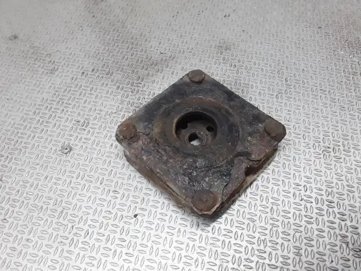 Mazda MPV (1999 - 2006) Верхняя опора пружины — фото 1