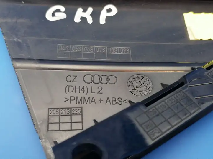 Audi A3/S3 8V (2012 - 2016) 8V5839903 Накладка стекла задней двери — фото 11