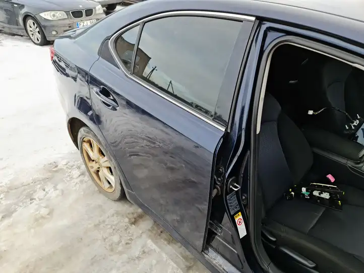 Lexus IS 220D-250-350 (2005 - 2010) Задняя дверь — фото 8