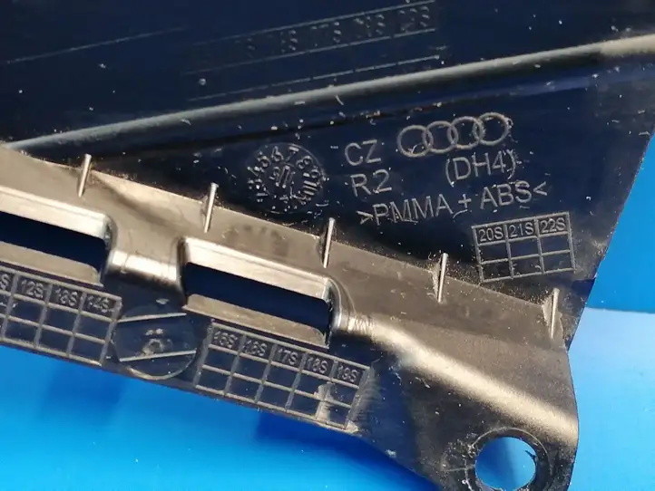 Audi A3/S3 8V (2012 - 2016) 8V5839904 Накладка стекла задней двери — фото 9