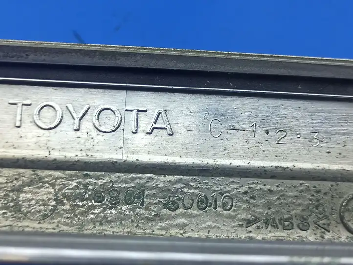 Lexus LS 430 (2000 - 2003) 7680150010 Подсветка номера — фото 3