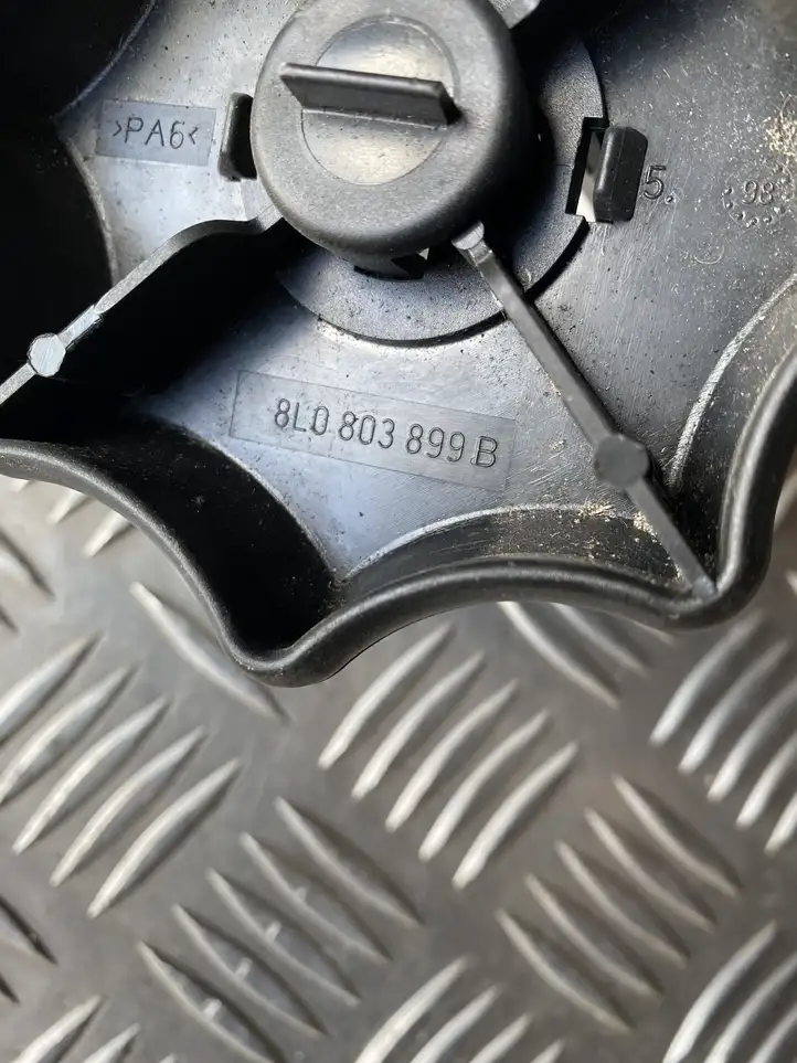 Audi A3/S3 8L (2000 - 2003) 8L0803899B Болт крепления запасного колеса — фото 2