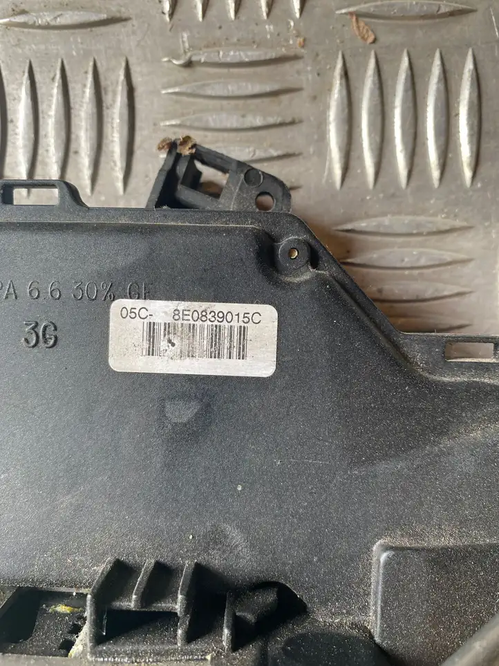 Audi A4 S4 B6 8E 8H (2000 - 2006) 8E0839015C Замок задней двери — фото 4