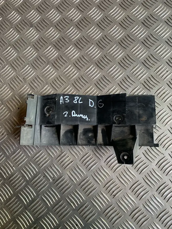 Audi A3/S3 8L (2000 - 2003) 8L0807378D Кронштейн заднего бампера — фото 2