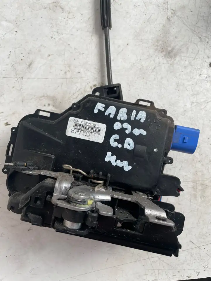 Skoda Fabia Mk2 (5J) (2007 - 2014) 6Y0839016A Замок задней двери — фото 1