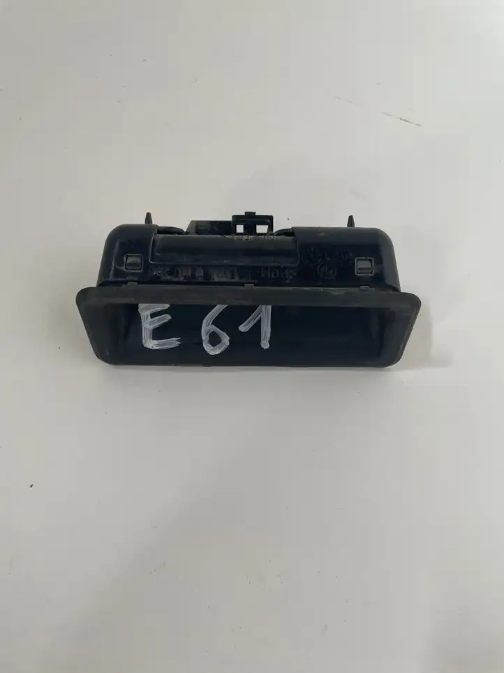 BMW 5 E60 E61 (2004 - 2010) 7118158 Ручка крышки багажника — фото 1