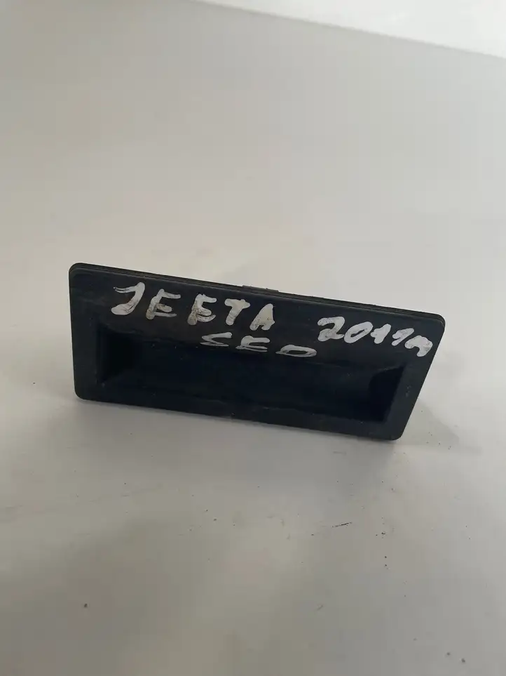 Volkswagen Jetta VI (2011 - 2018) 1T1827566 Видеокамера заднего вида — фото 1