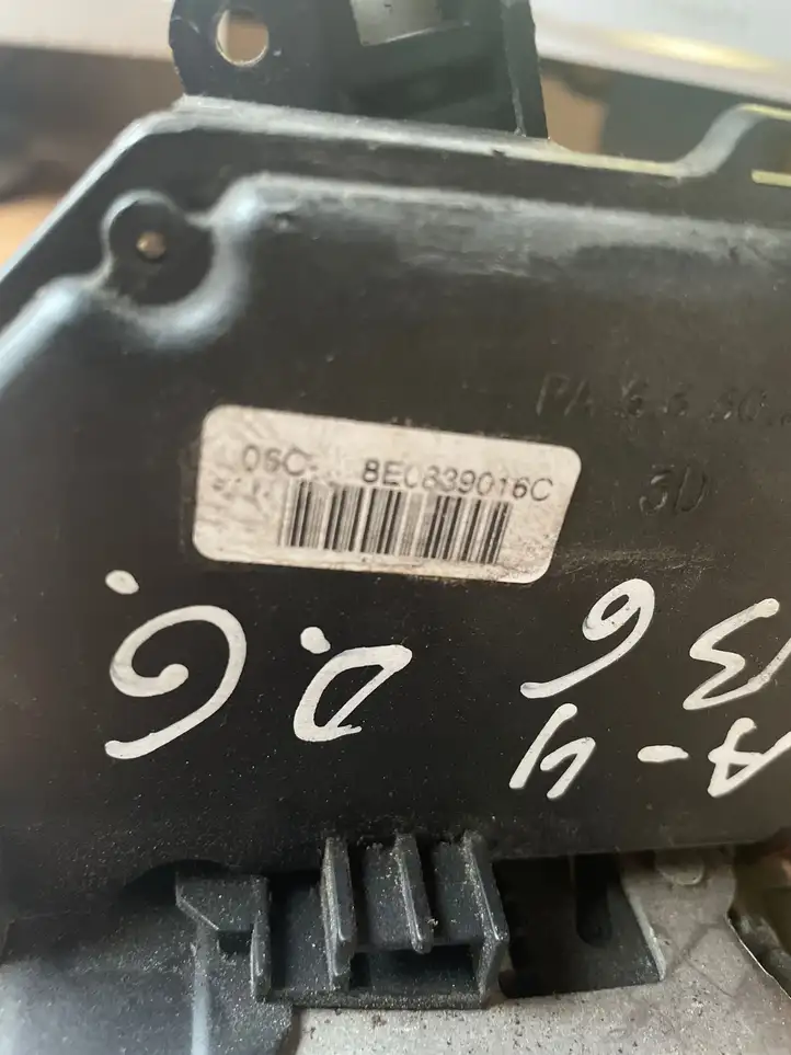 Audi A4 S4 B6 8E 8H (2000 - 2006) 8E0839016C Замок задней двери — фото 2