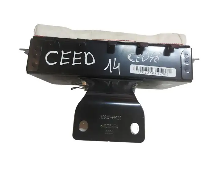 Kia Ceed (2012 - 2015) 84530A2000 Подушка безопасности пассажира — фото 4