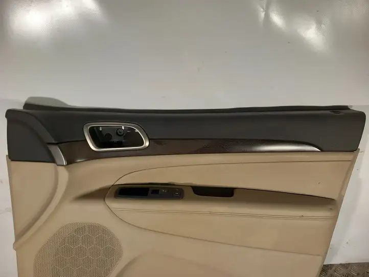 Jeep Grand Cherokee (2010 - 2021) Обшивка передней двери — фото 2