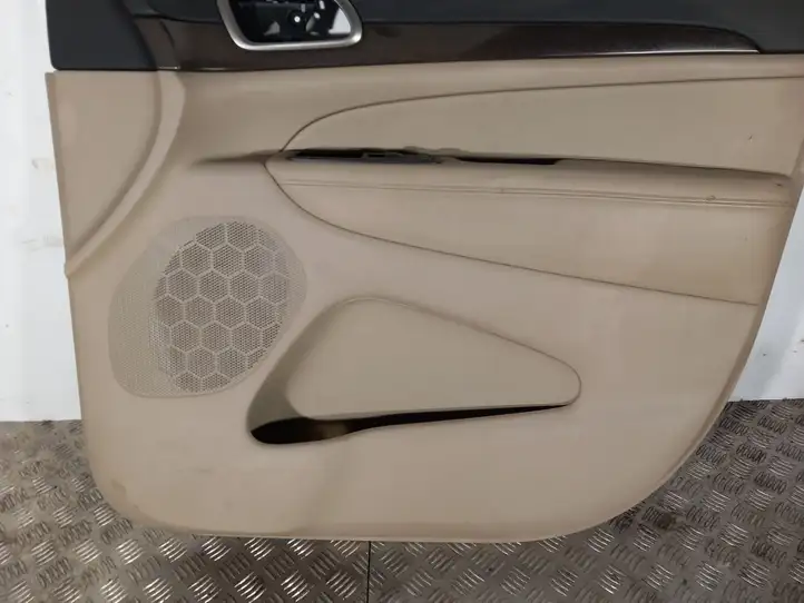 Jeep Grand Cherokee (2010 - 2021) Обшивка передней двери — фото 4