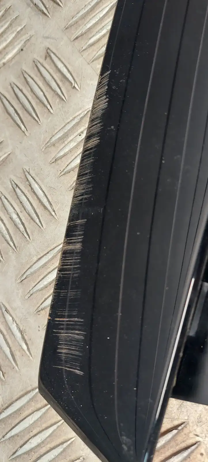 Audi A8 S8 D4 4H (2010 - 2014) 4H0839902 Накладка стекла задней двери — фото 2