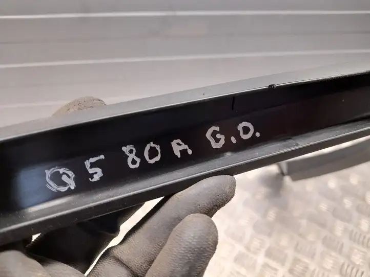 Audi Q5 SQ5 (2017 - ) 80A867672A Накладка стекла задней двери — фото 3
