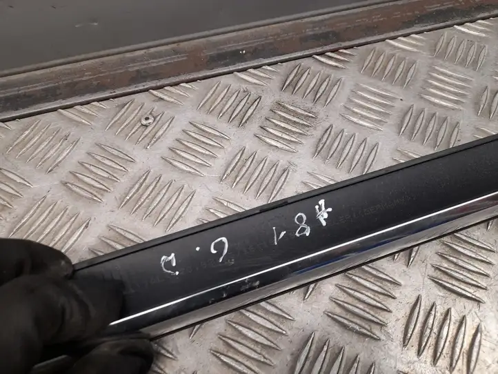 Audi A8 S8 D4 4H (2010 - 2014) 4H4853764C Накладка стекла задней двери — фото 4