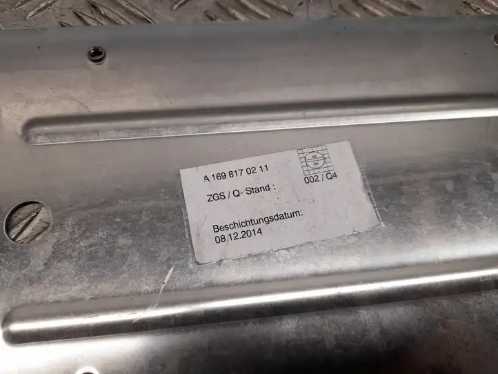 Mercedes-Benz E A207 (2010 - 2017) A1698170211 Рамка номерного знака — фото 2