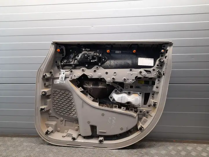 Chrysler Pacifica (2016 - ) 6SZ383D2AD Обшивка передней двери — фото 7
