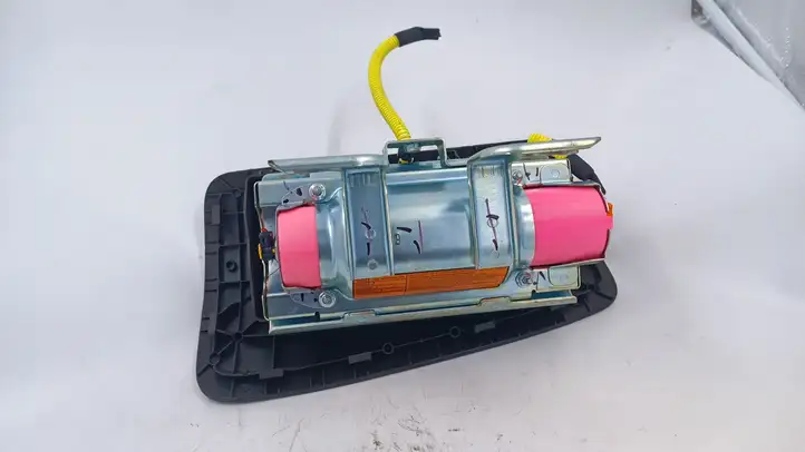 Subaru Outback (1998 - 2003) 7LGTU086809 Подушка безопасности пассажира — фото 2
