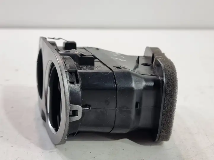 Volkswagen Tiguan (2007 - 2011) 5N0819709 Боковой воздушный дефлектор — фото 2