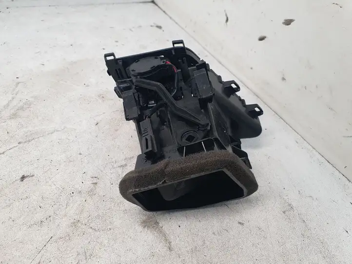 Audi A4 S4 B8 8K (2007 - 2011) 8K1820901G Боковой воздушный дефлектор — фото 6