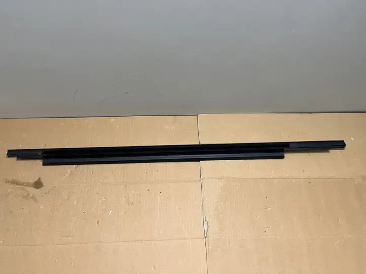Audi Q5 SQ5 (2008 - 2012) 8R0853764F Накладка стекла задней двери — фото 4