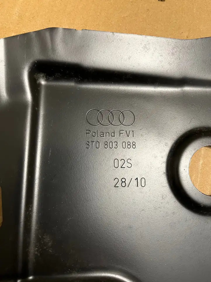 Audi A5 8T 8F (2007 - 2011) 8T0803088 Другая часть кузова — фото 2