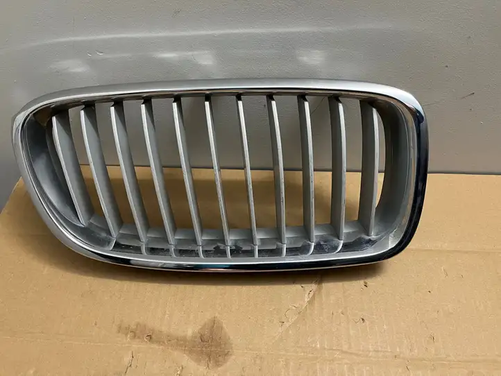 BMW 3 F30 F35 F31 (2012 - 2018) 7255412 Передняя решетка — фото 1