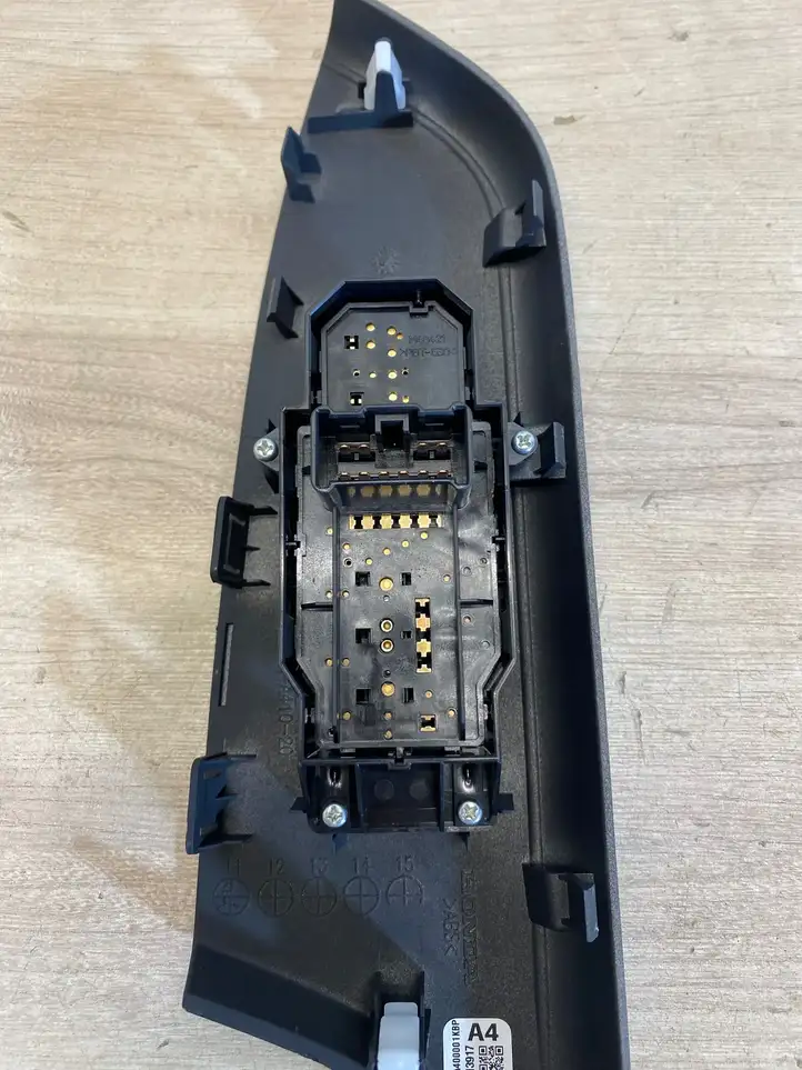 Honda CR-V (2012 - 2016) 83541T0AA41020 Накладка кнопки стеклоподъемника — фото 5