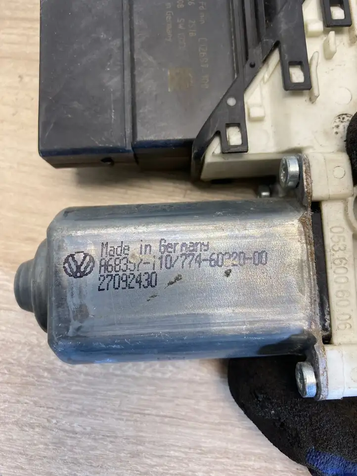 Volkswagen Tiguan (2007 - 2011) 5n0959704f Стеклоподъемник задней двери — фото 5