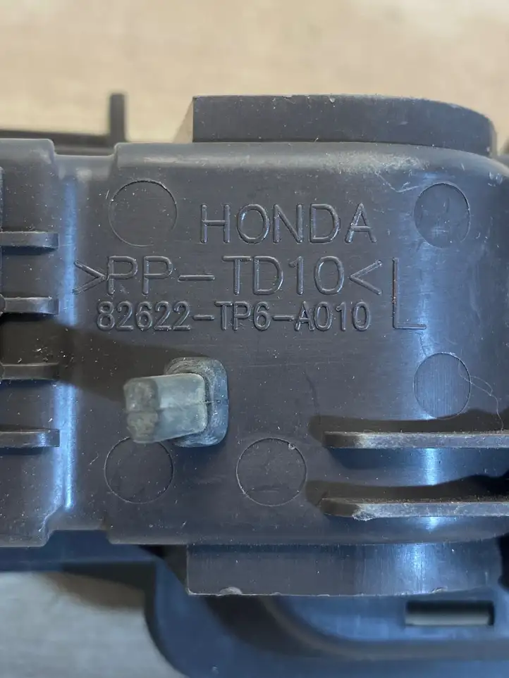 Honda CR-V (2012 - 2016) 82622tp6a010 Ручка регулировки спинки сиденья — фото 3