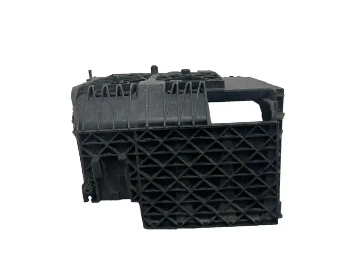 Renault Scenic II - Grand scenic II (2006 - 2009) 8200437409 Площадка аккумулятора — фото 7
