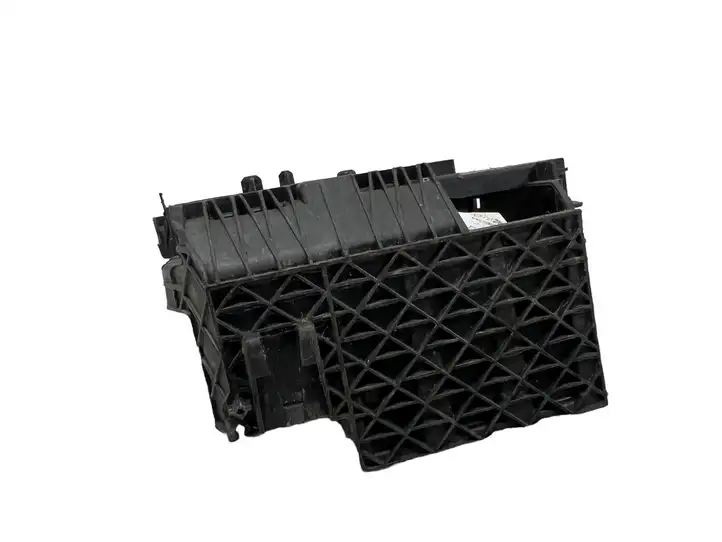 Renault Scenic II - Grand scenic II (2006 - 2009) 8200467409 Площадка аккумулятора — фото 7