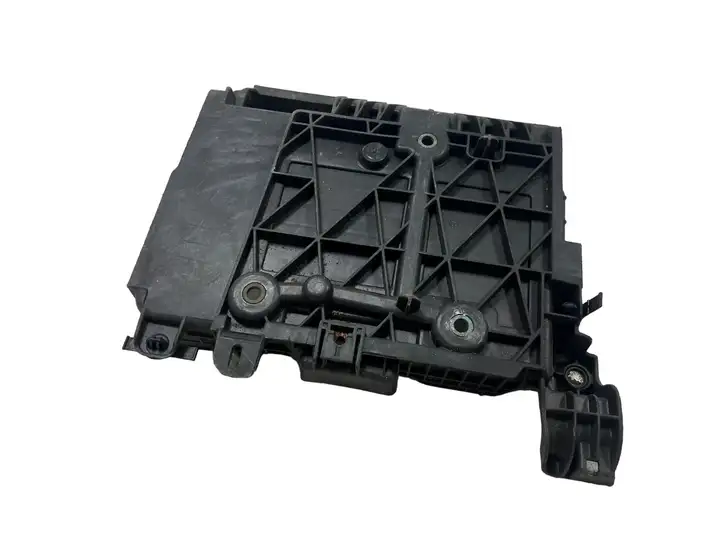 Renault Scenic II - Grand scenic II (2006 - 2009) 8200467409 Площадка аккумулятора — фото 5