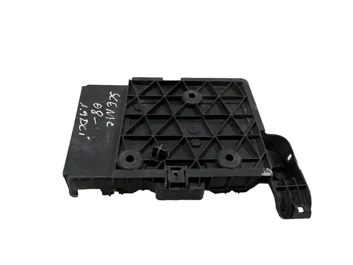 Renault Scenic II - Grand scenic II (2003 - 2006) 8200166032 Площадка аккумулятора — фото 2