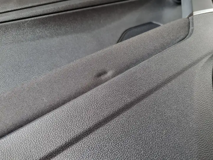 Volkswagen Tiguan Allspace (2017 - ) 5NN867211ALT Обшивка задней двери — фото 2
