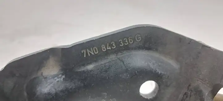 Volkswagen Sharan (2010 - 2015) 7N0843336G Средняя направляющая ролика раздвижной двери — фото 3