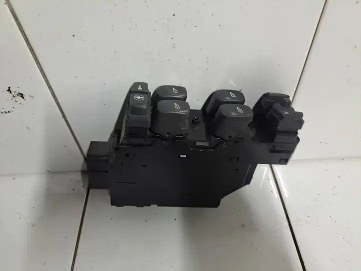 Volvo S80 (1998 - 2004) 8682949 Кнопка стеклоподъемников — фото 2