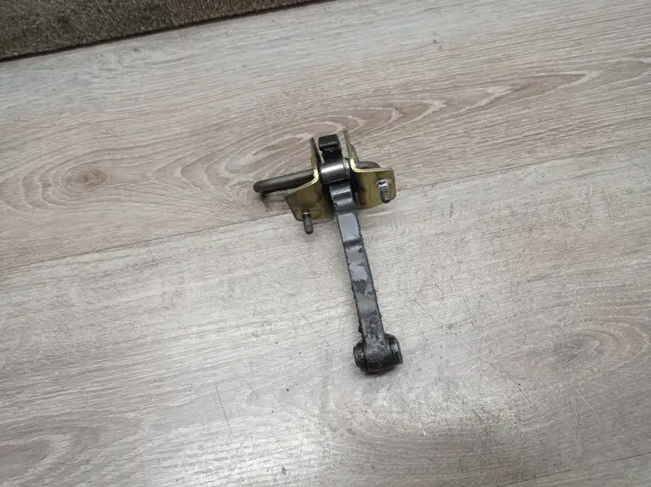 Volvo XC70 (2000 - 2004) Ограничитель двери передней — фото 3