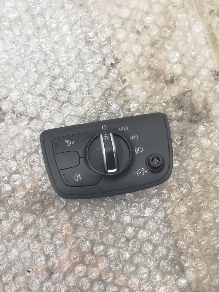 Audi A6 C7 (2014 - 2018) 4G0941531AL Включатель фонарей — фото 1
