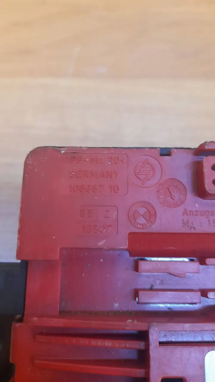 BMW 3 E92 E93 (2005 - 2014) 10688710 Клеммный узел плюсовых проводов — фото 2