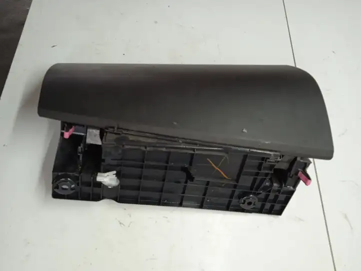 Toyota Prius (XW20) (2003 - 2009) 5553147030 Крышка бардачка — фото 1