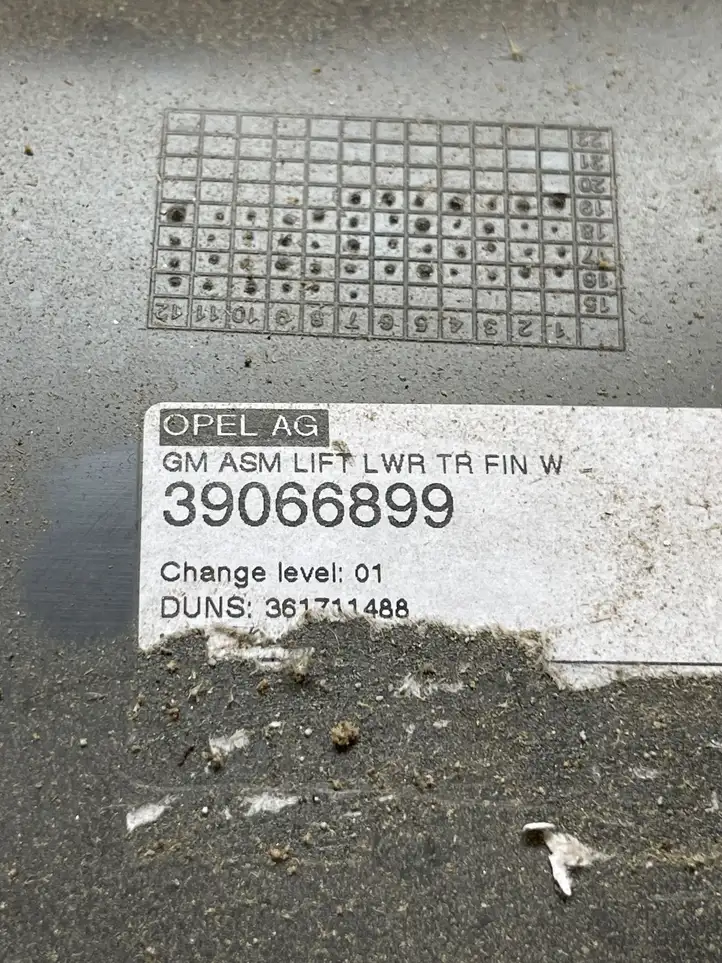 Opel Astra K (2015 - 2020) 39066899 Комплект обшивки крышки багажника — фото 2