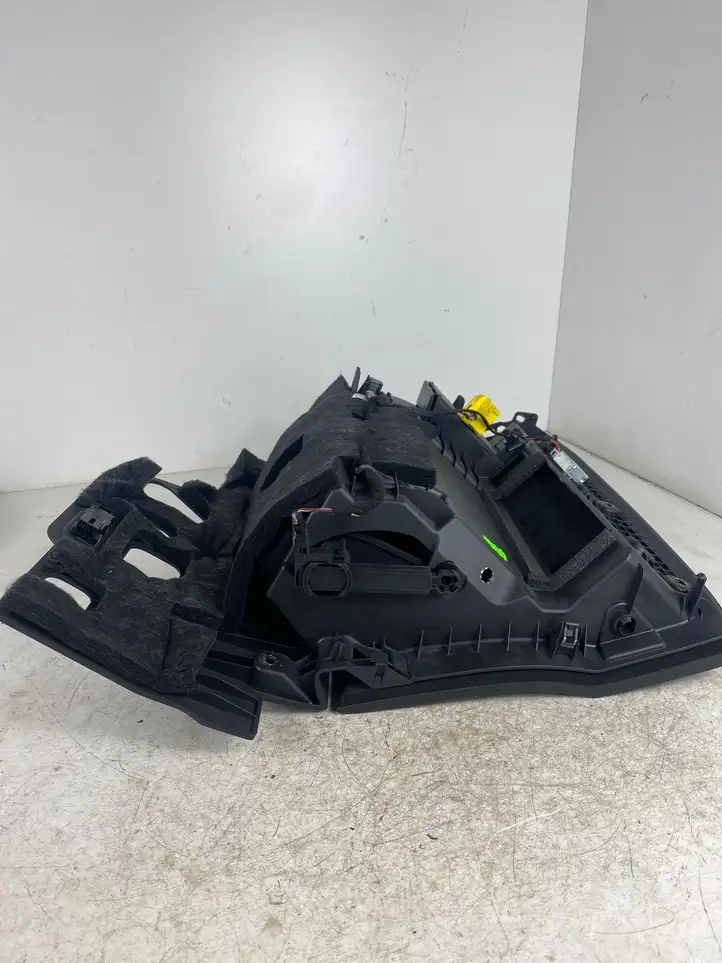 Audi A4 S4 B9 (2015 - 2019) 8W1857035B Бардачок в сборе — фото 5