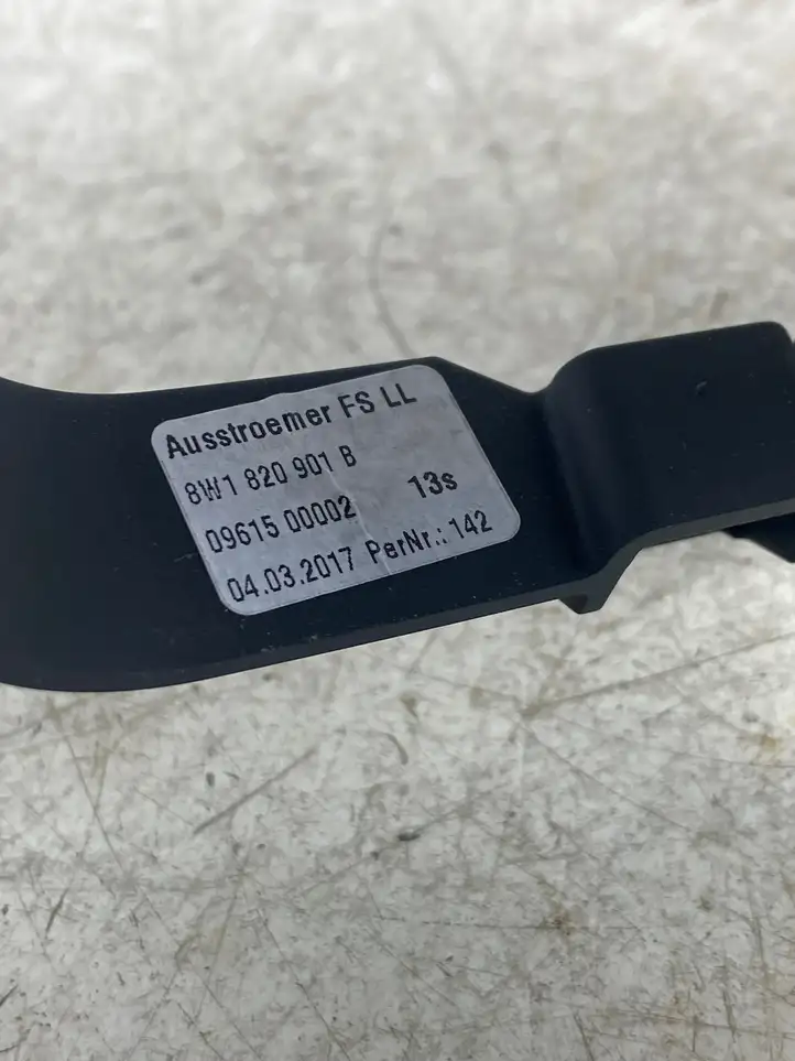 Audi A4 S4 B9 (2015 - 2019) 8W1820901 Боковой воздушный дефлектор — фото 4