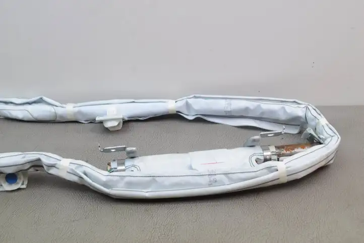 Toyota Prius (XW30) (2009 - 2015)  BAMPT11624 Боковая подушка безопастности( (крыша)