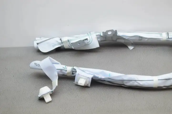 Toyota Prius (XW30) (2009 - 2015)  BAMPT11624 Боковая подушка безопастности( (крыша)